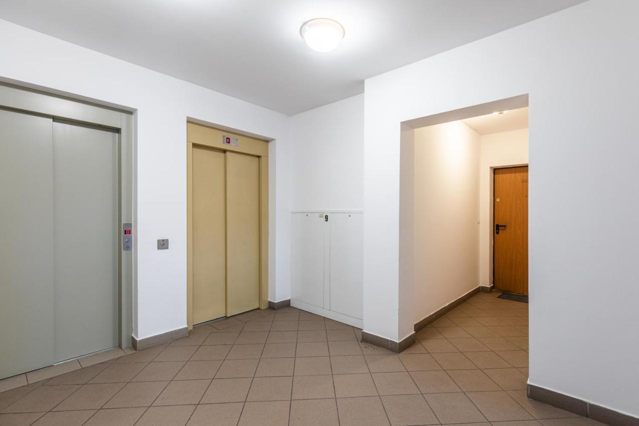Superapart Stanow Zjednoczonych 72 Daire Varşova Dış mekan fotoğraf